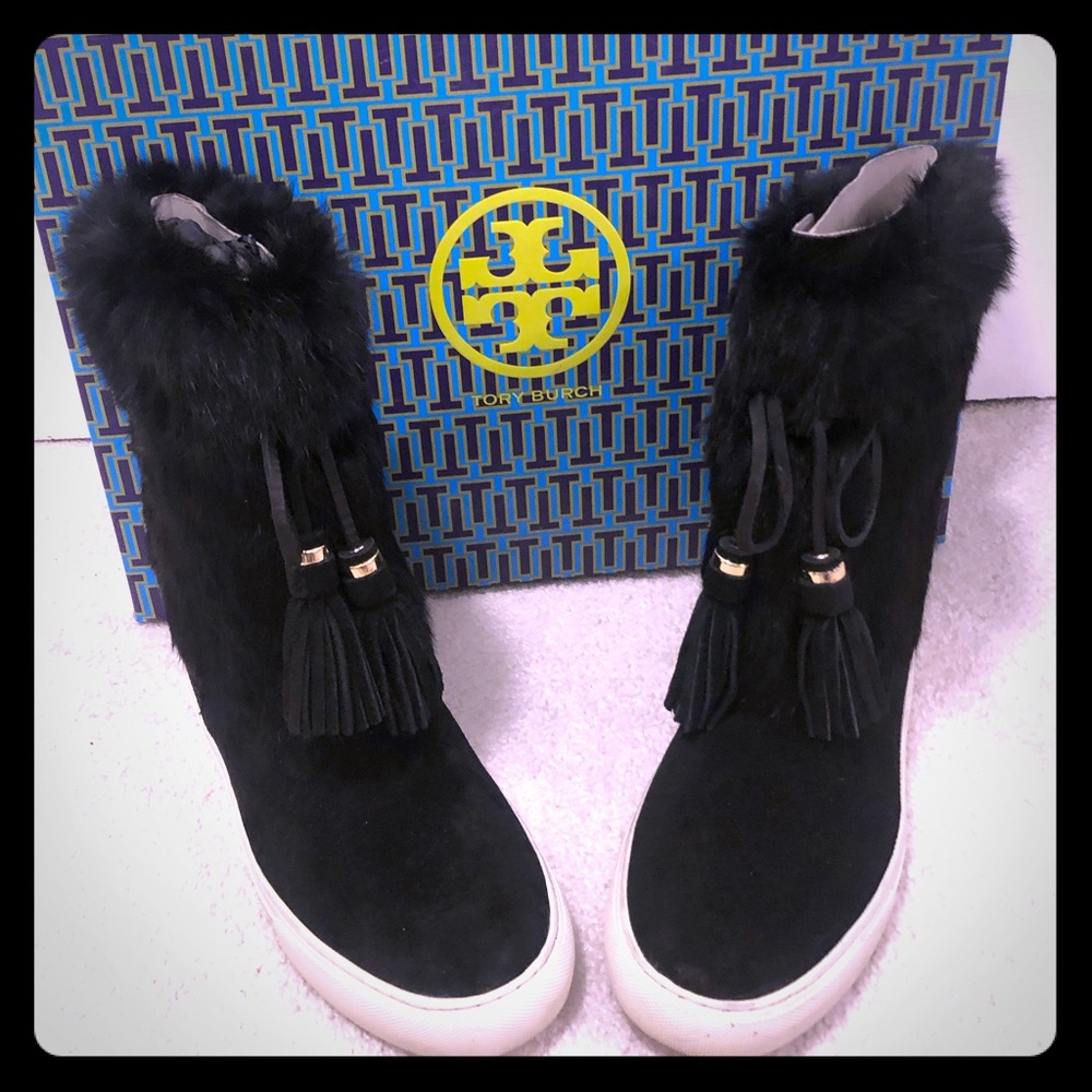 Winter boots. Worn once. No zipper.